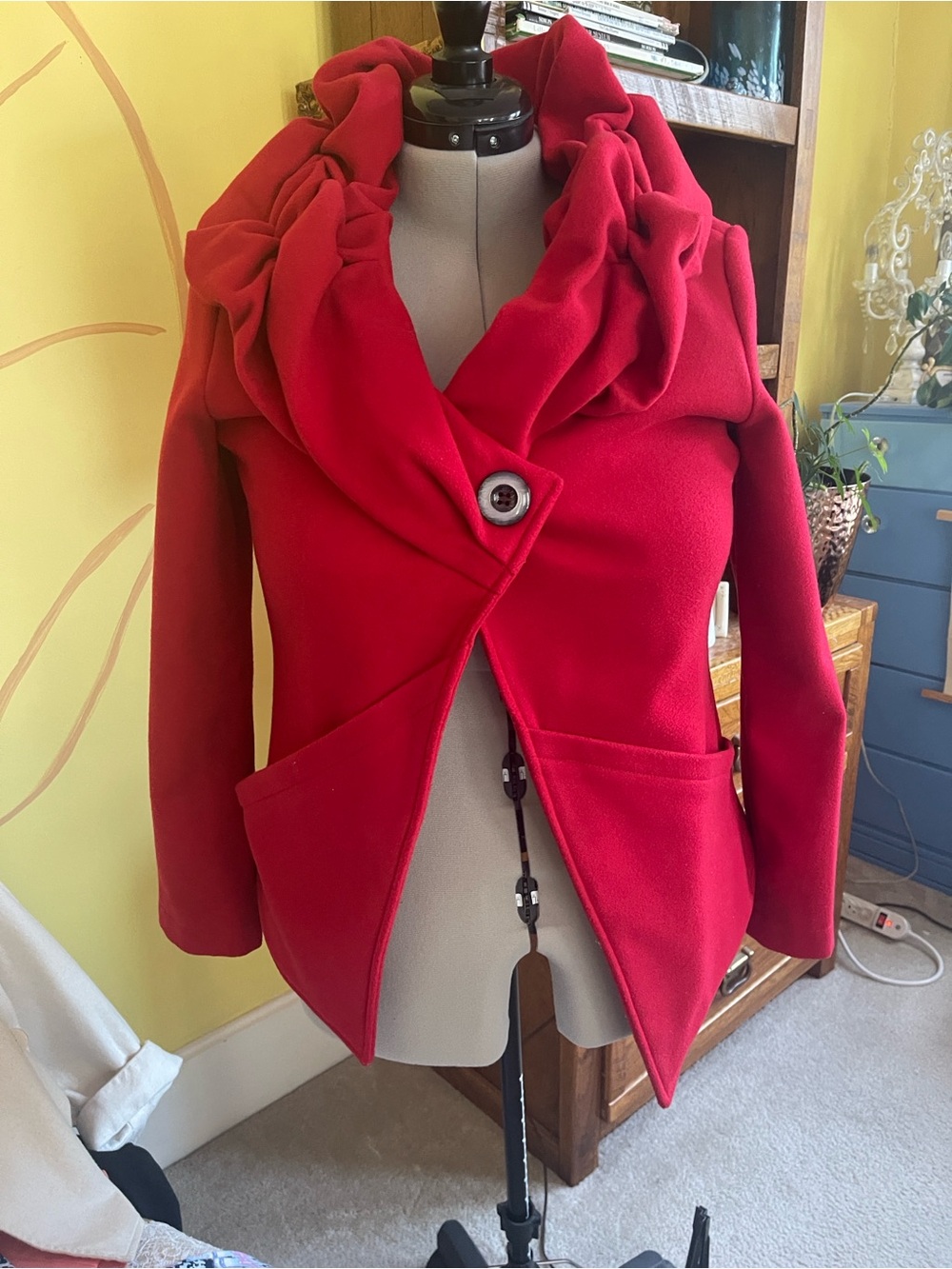 Red Draped-Collar Pea (like) Coat - Picture 7 of 7